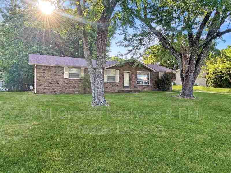 320 Mockingbird Ln - Photo 3 of 16