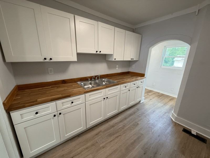 1008 Avenue A - Photo 5 of 20