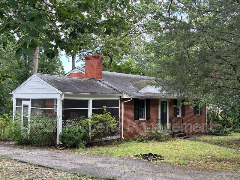 7696 Idlewyld Rd - Photo 2 of 18