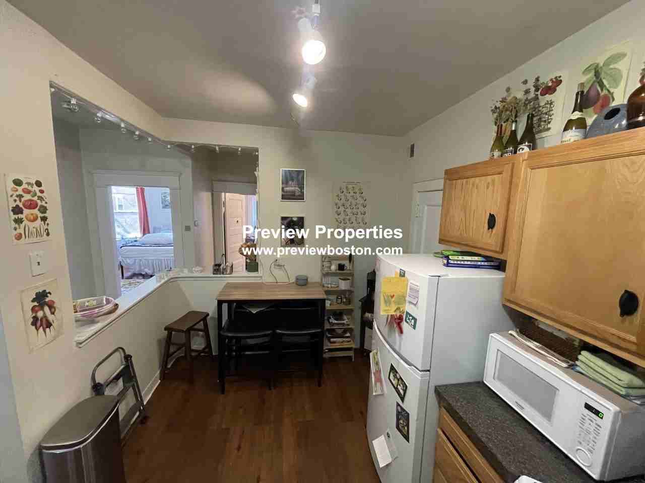 Beacon St #4P - Photo 3 of 9