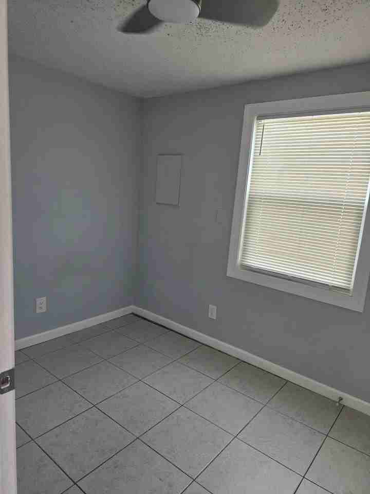 513 Greynolds Cir #NA - Photo 2 of 16