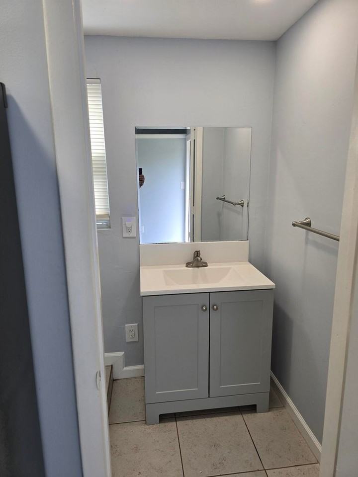 513 Greynolds Cir #NA - Photo 3 of 16