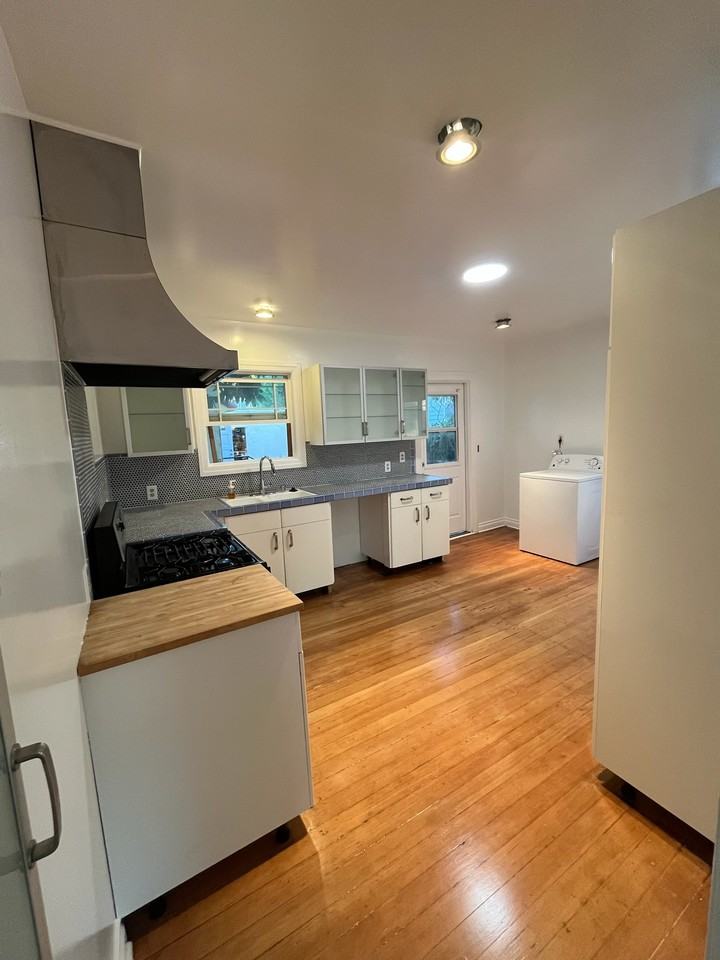 3416 Cattaraugus Ave #NA - Photo 3 of 22