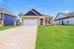 310 Ridgeview Cir - Photo 1 of 1