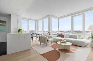 555 W 38th St #403 - Photo 1 of 1