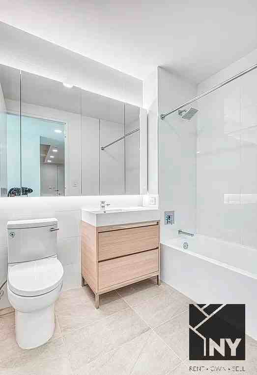 Broad St #0606 - Photo 5 of 11