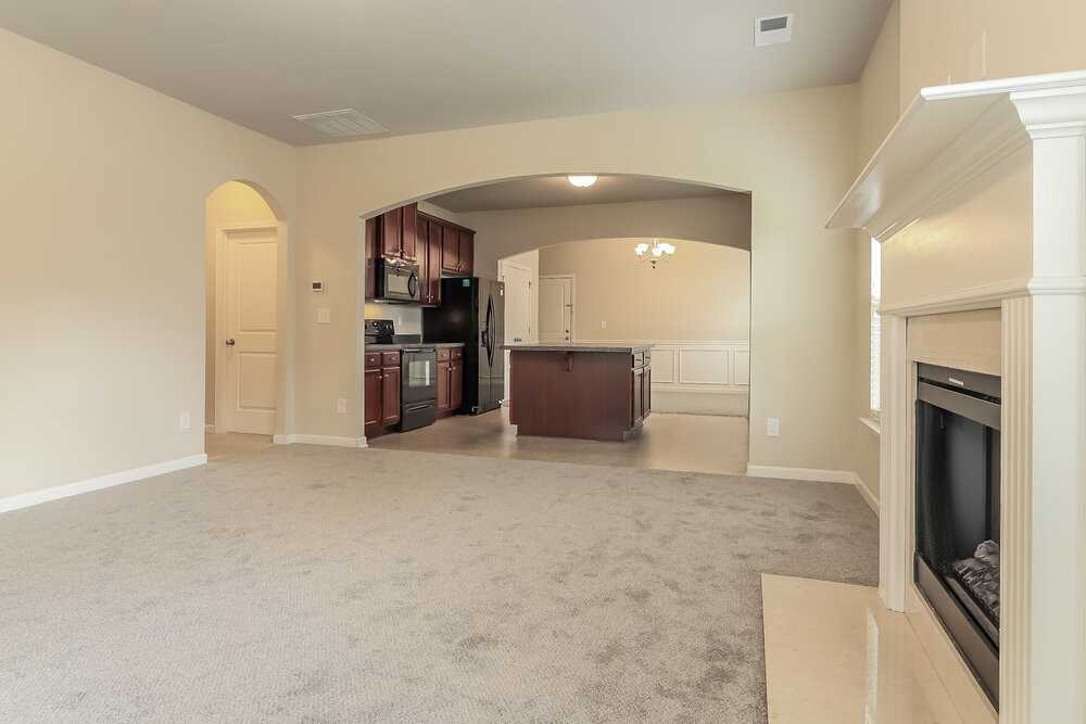 181 Stillwood Dr - Photo 3 of 16
