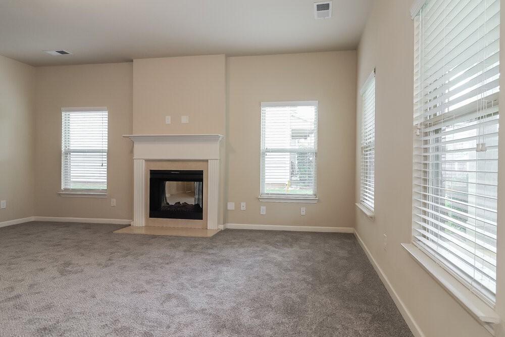 181 Stillwood Dr - Photo 4 of 16