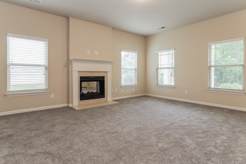 181 Stillwood Dr - Photo 5 of 16