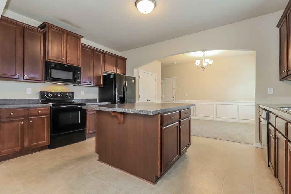 181 Stillwood Dr - Photo 7 of 16