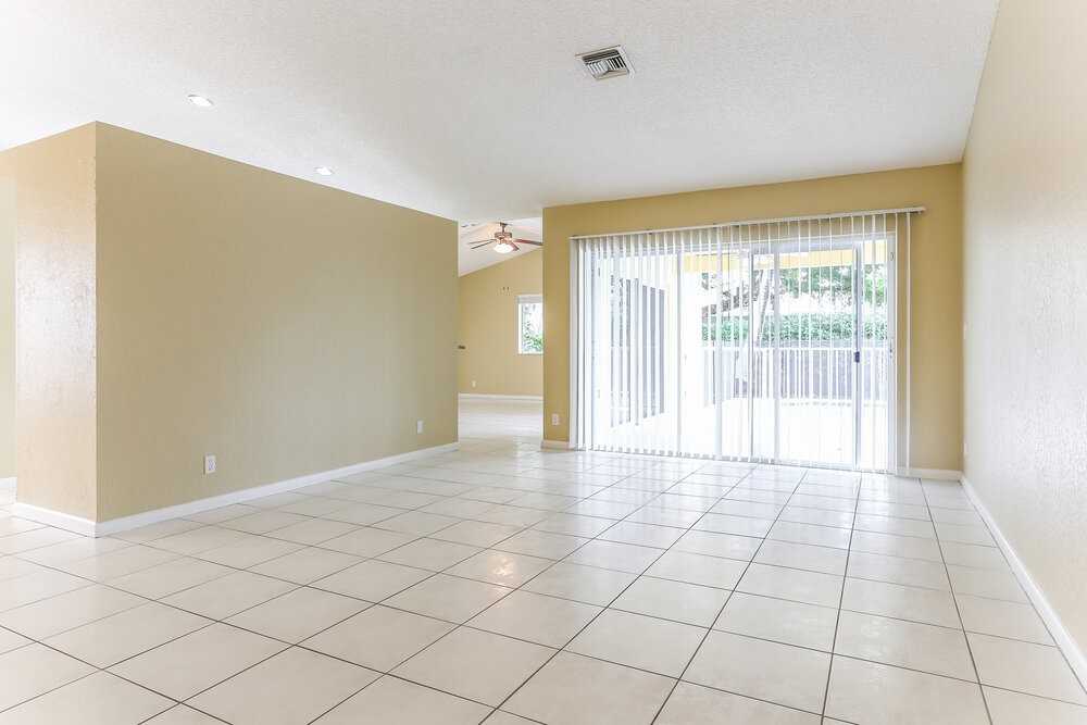 5339 Nw 99th Ln - Photo 3 of 16