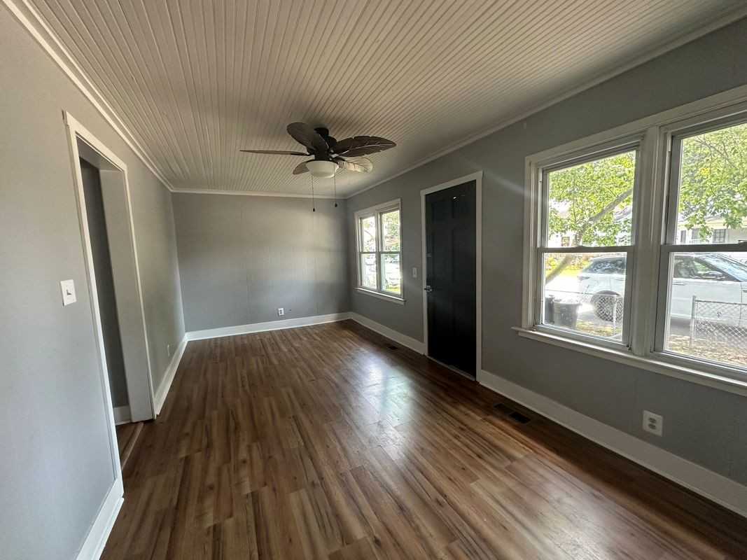 4000 6th St - Photo 4 of 4