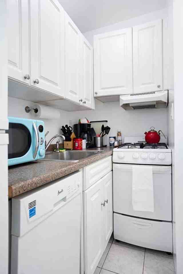 317 East 75th Street - Photo 4 of 59