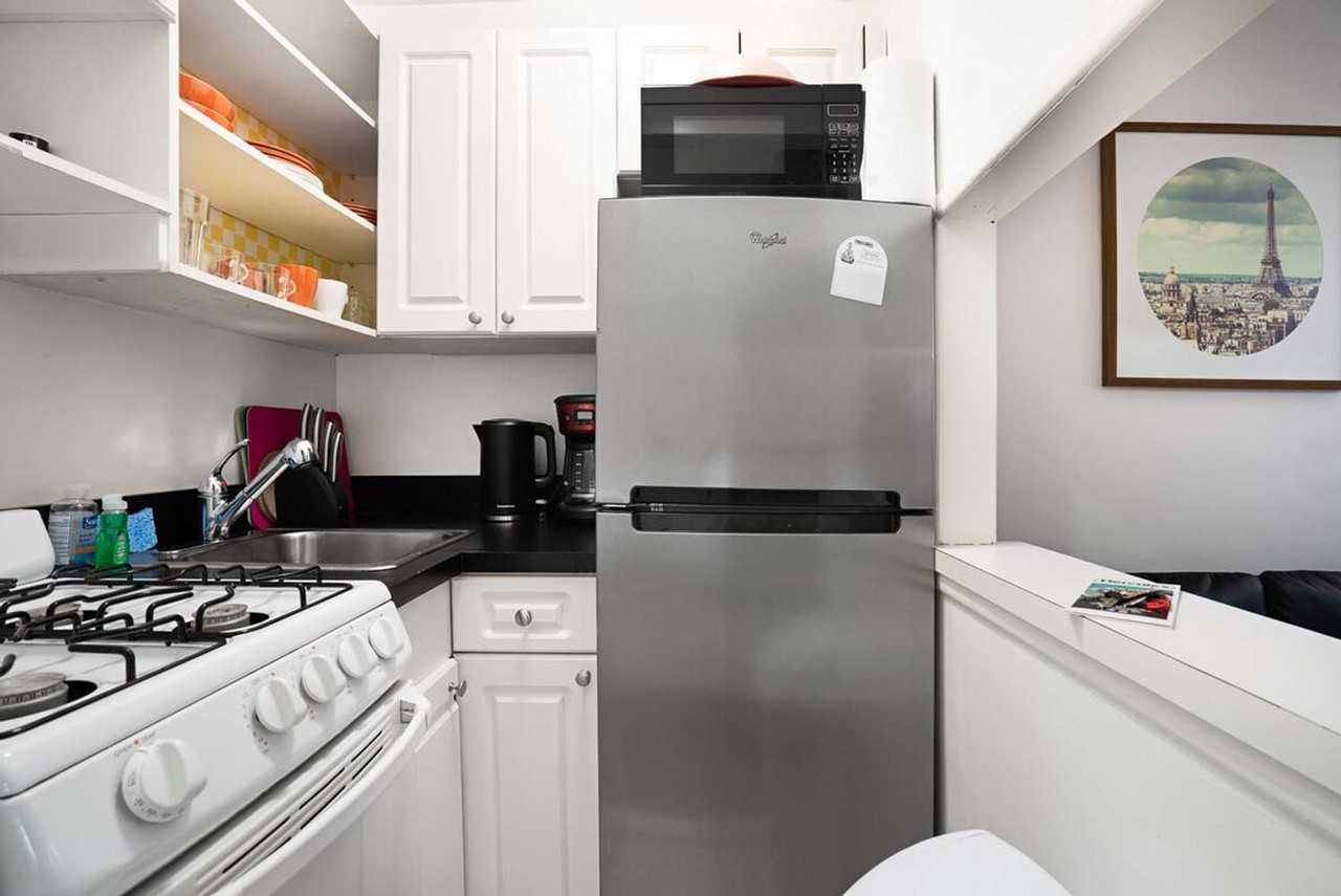 328 E 74th St #1032014P - Photo 3 of 35