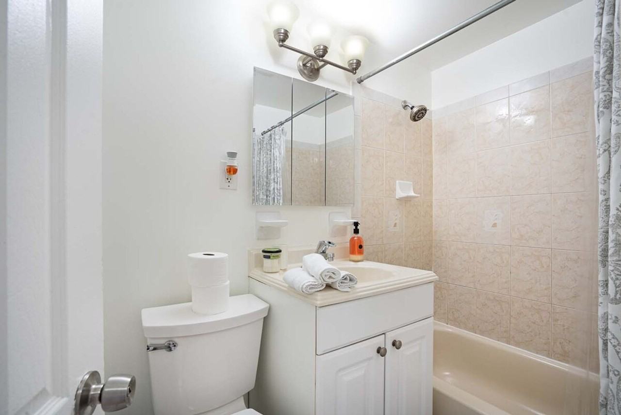 328 E 74th St #1032014P - Photo 4 of 35