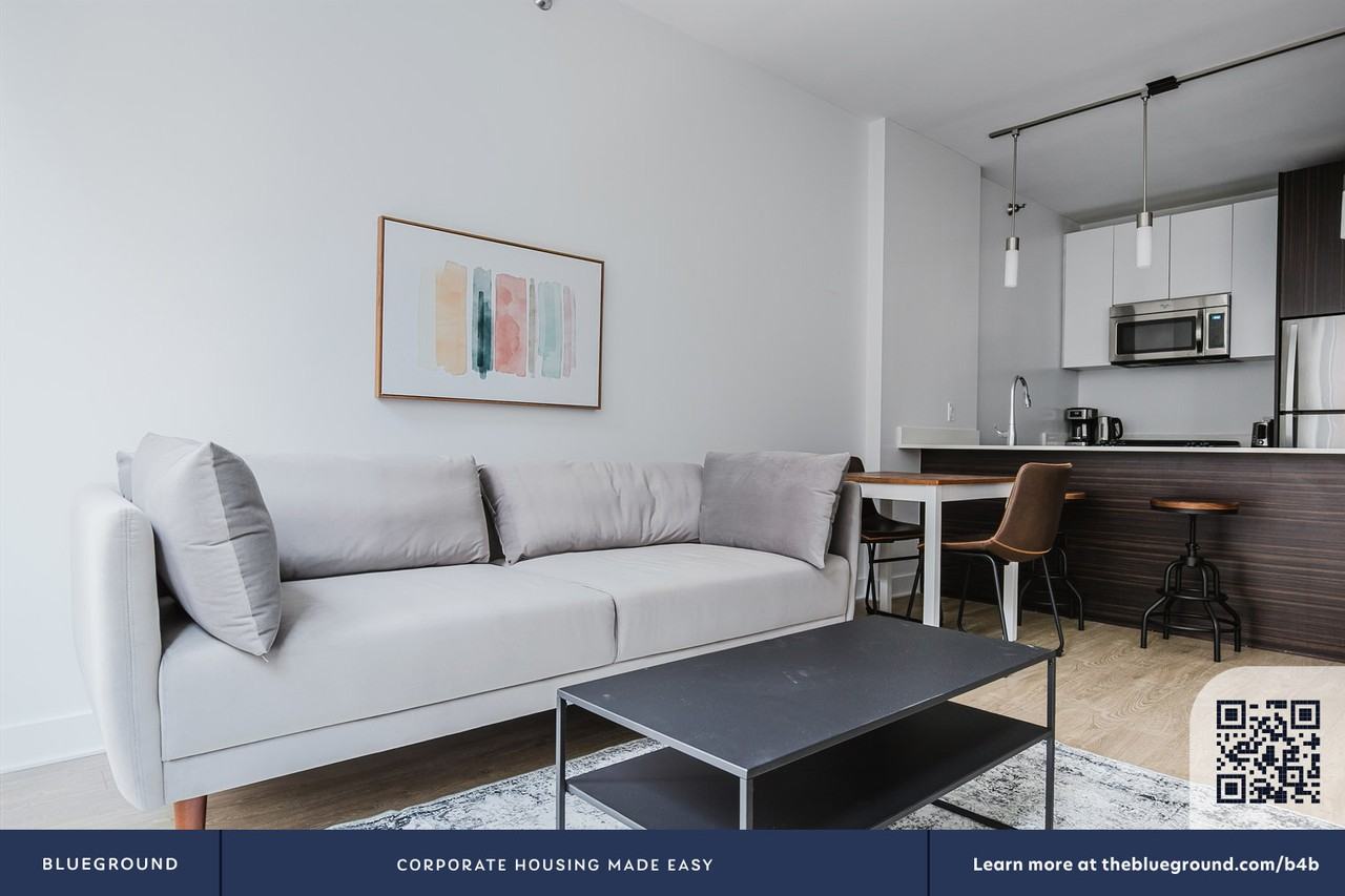 201 North Garland Court - Photo 6 of 50