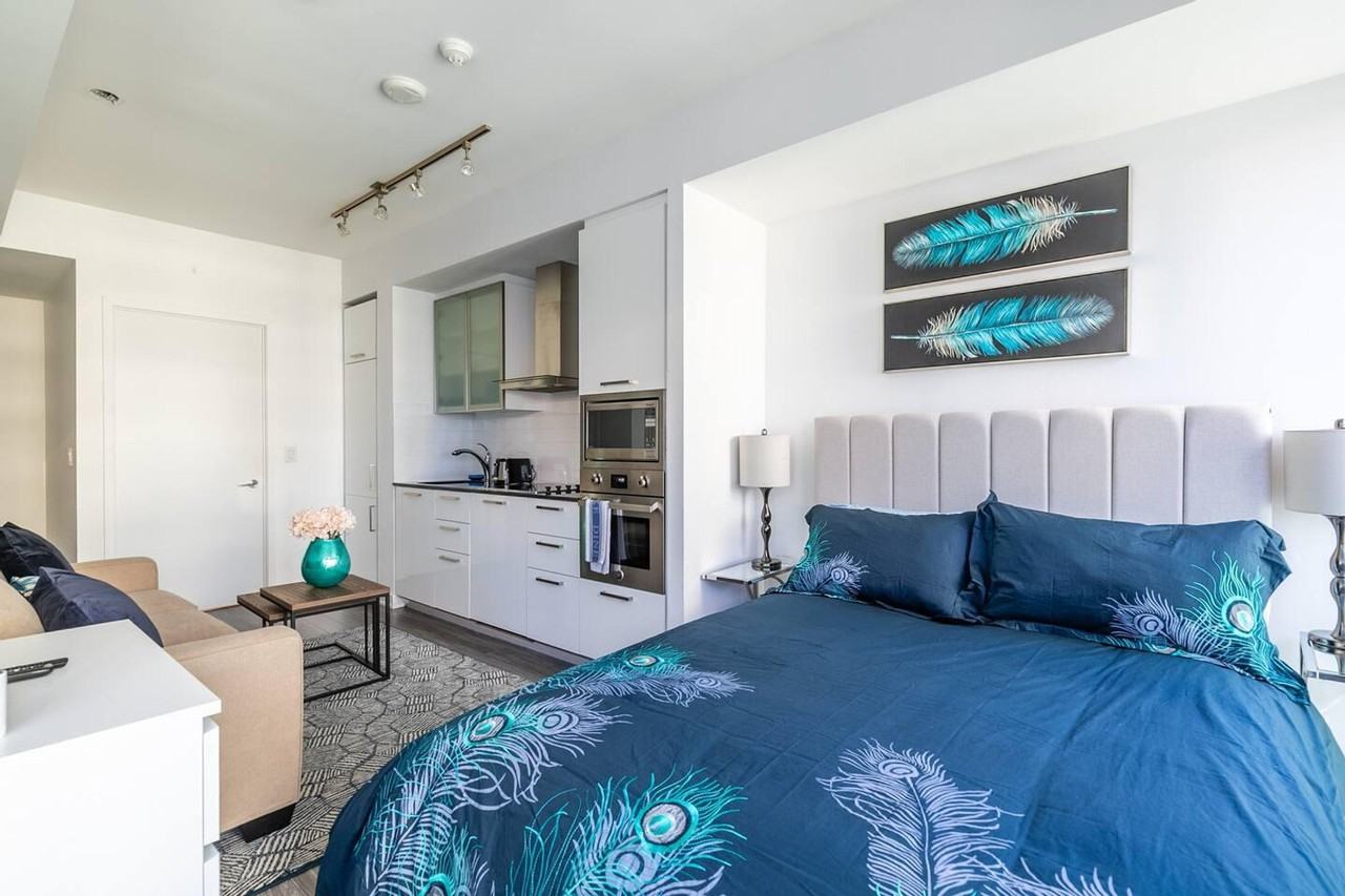 18 York St #1037041P - Photo 2 of 18