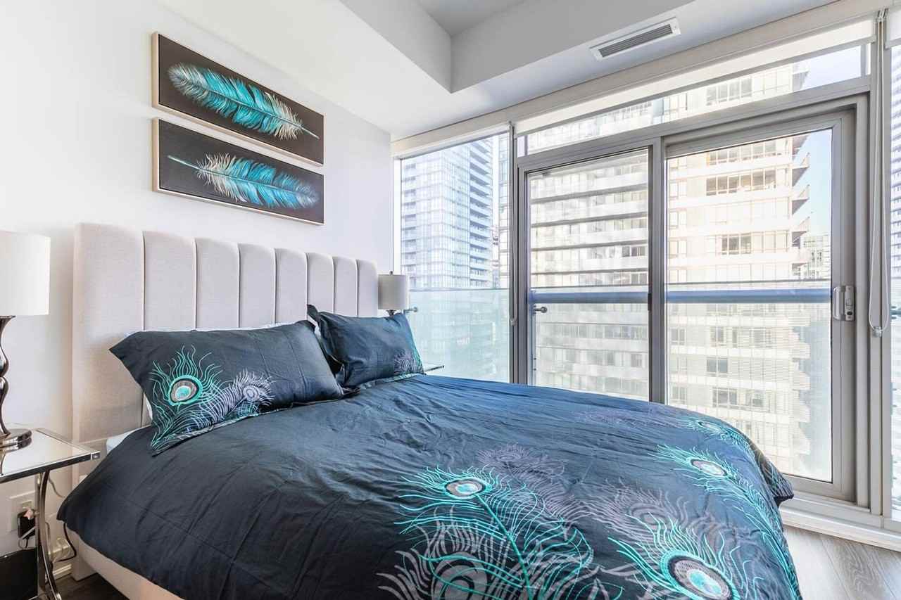 18 York St #1037041P - Photo 4 of 18