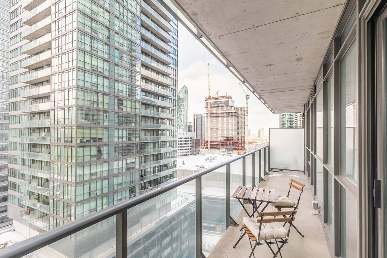 14D York St #1037092P - Photo 7 of 23