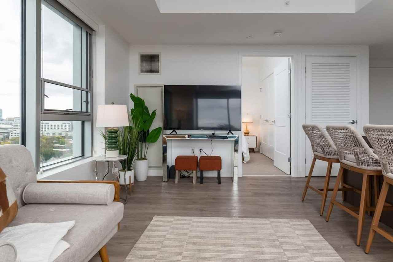 425 Massachusetts Avenue - Photo 5 of 50