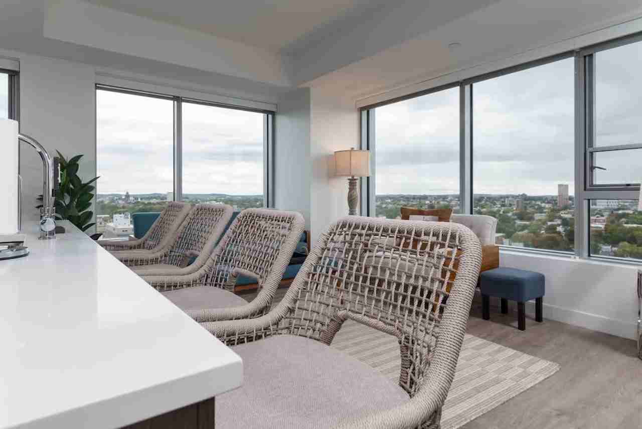 425 Massachusetts Avenue - Photo 6 of 50