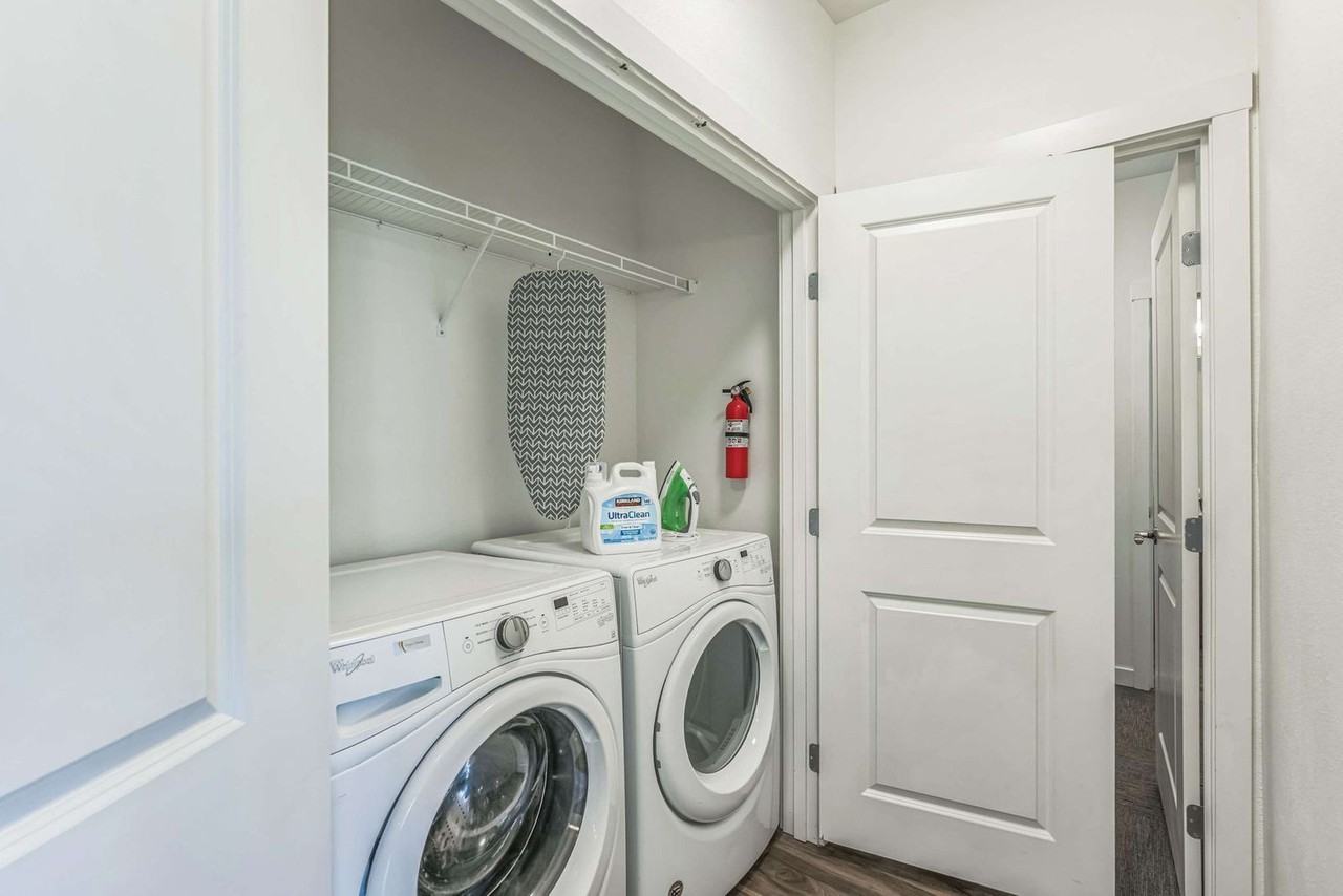 305 East Front Street - Photo 7 of 36