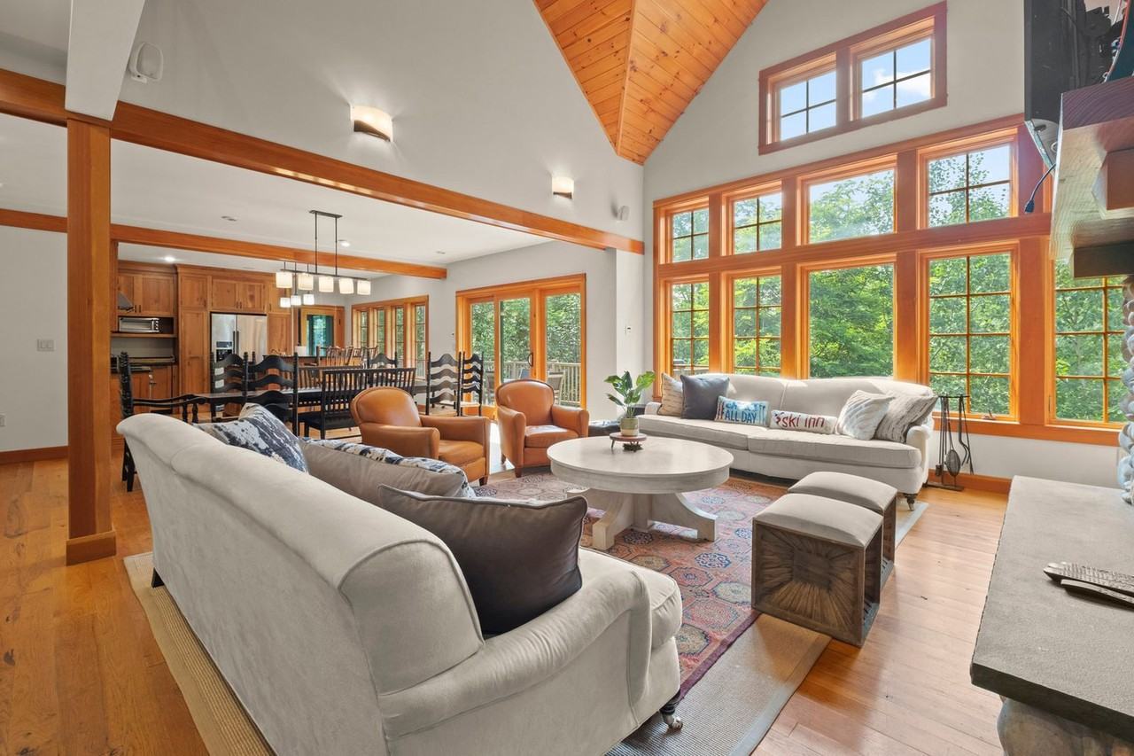 28 Yellow Birch Circle #1262032P - Photo 2 of 50