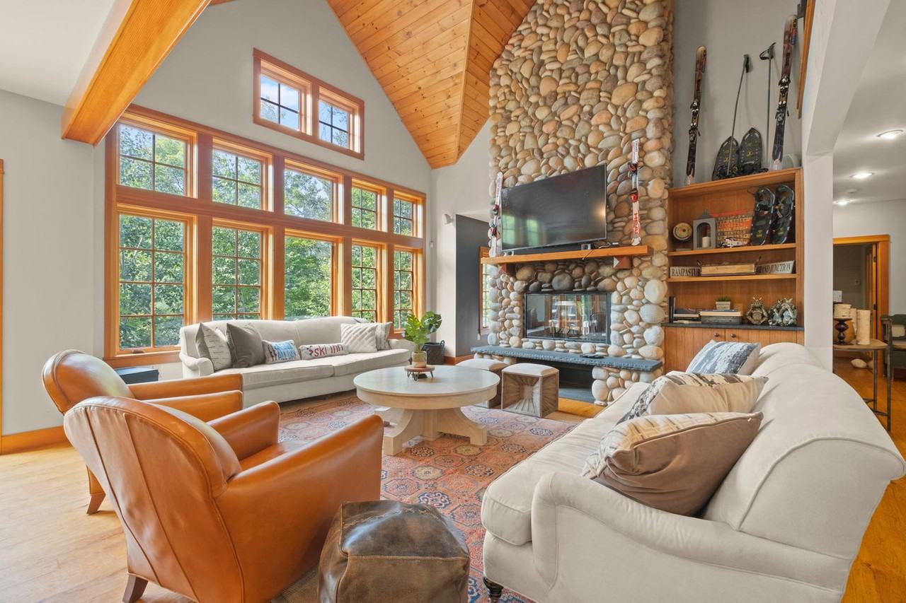 28 Yellow Birch Circle #1262032P - Photo 3 of 50