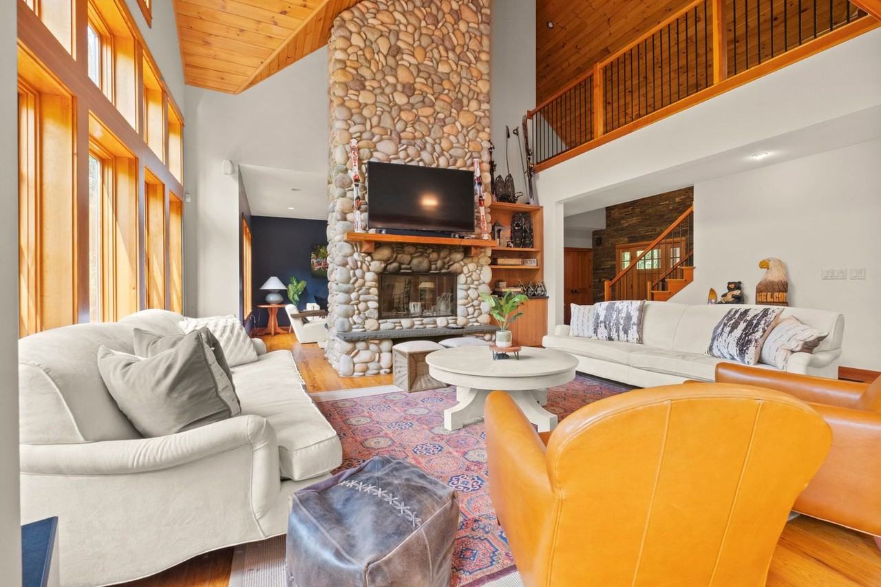 28 Yellow Birch Circle #1262032P - Photo 7 of 50