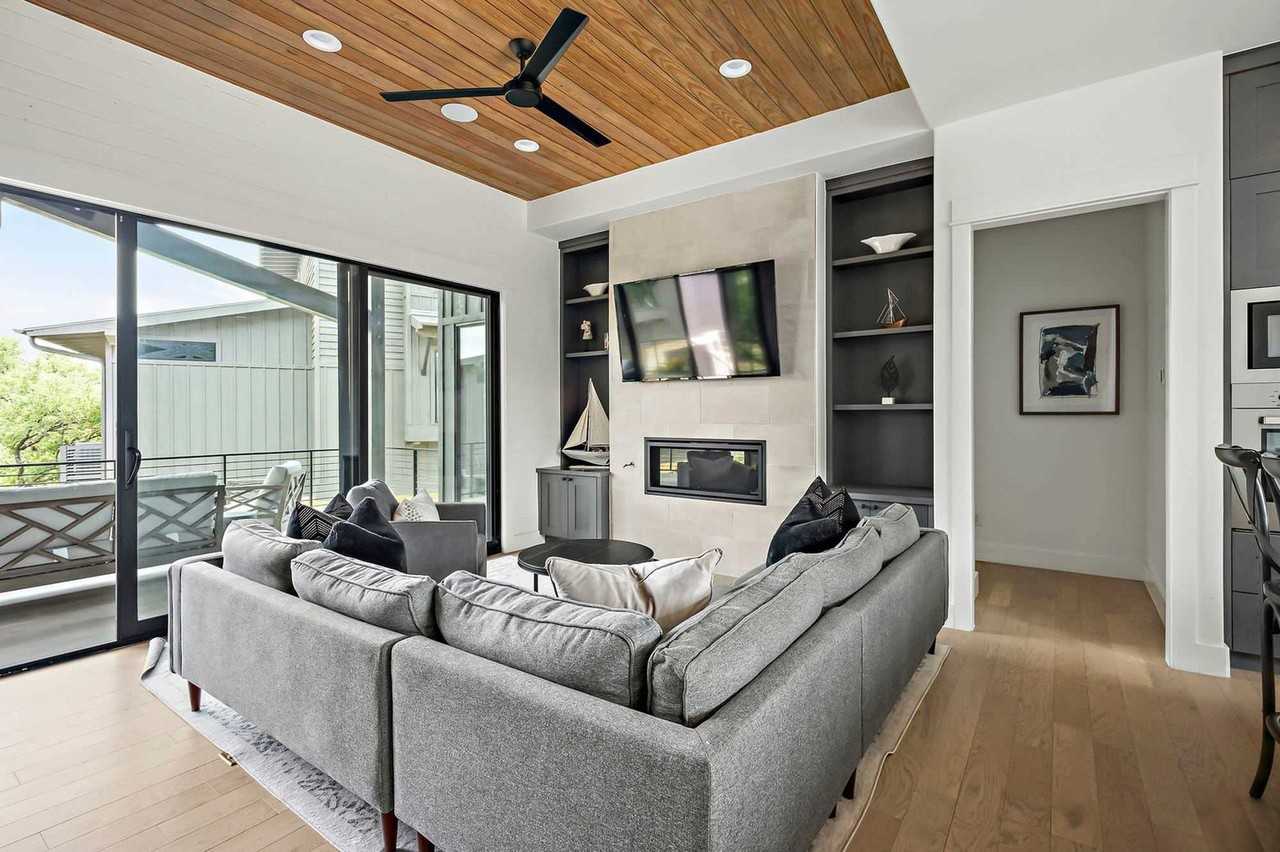 2204 Escape #1262298P - Photo 2 of 42