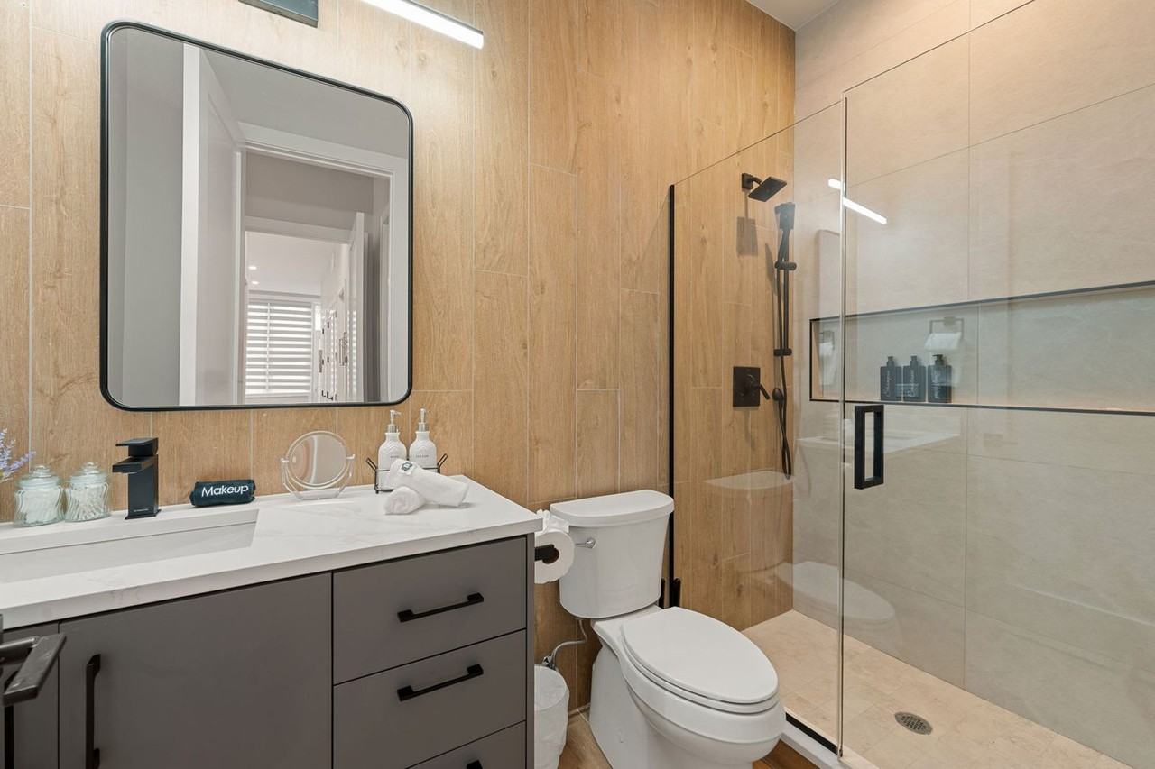 801 S Western Ave #1262784P - Photo 4 of 42