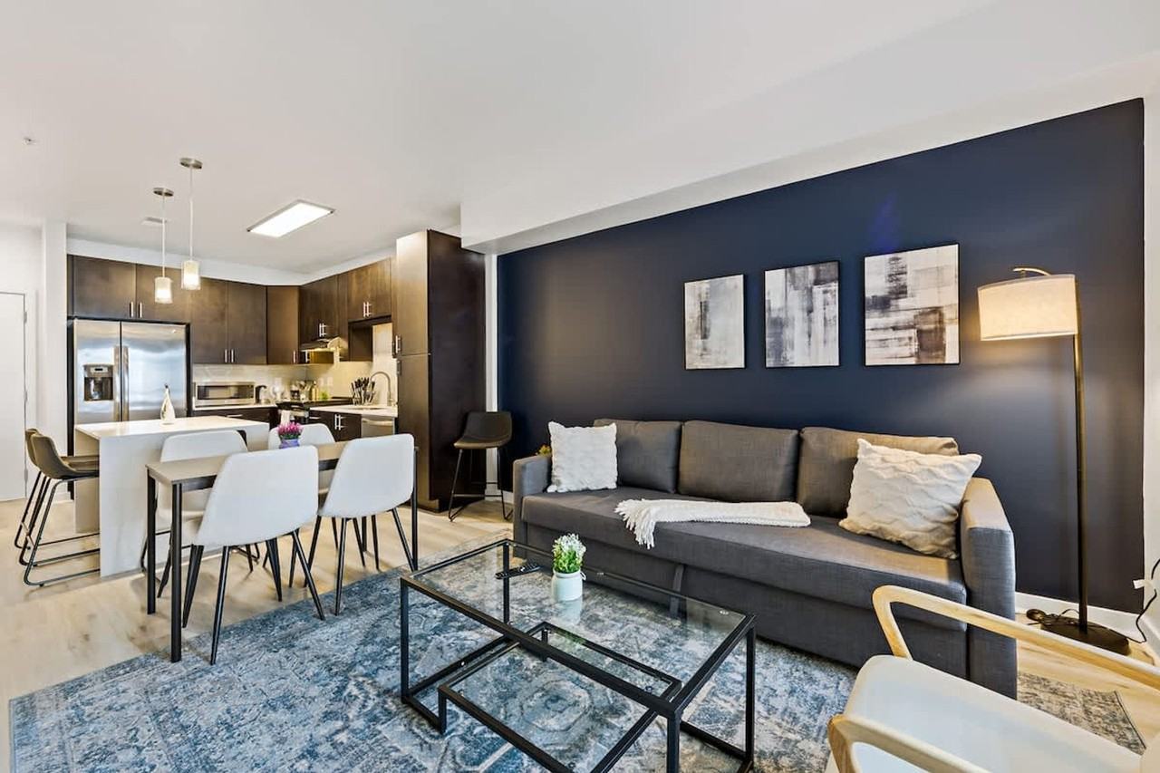 205 South Kings Drive - Photo 2 of 29