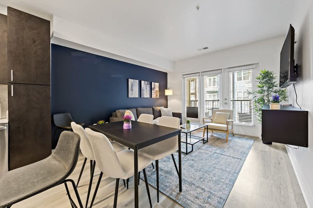 205 South Kings Drive - Photo 4 of 29