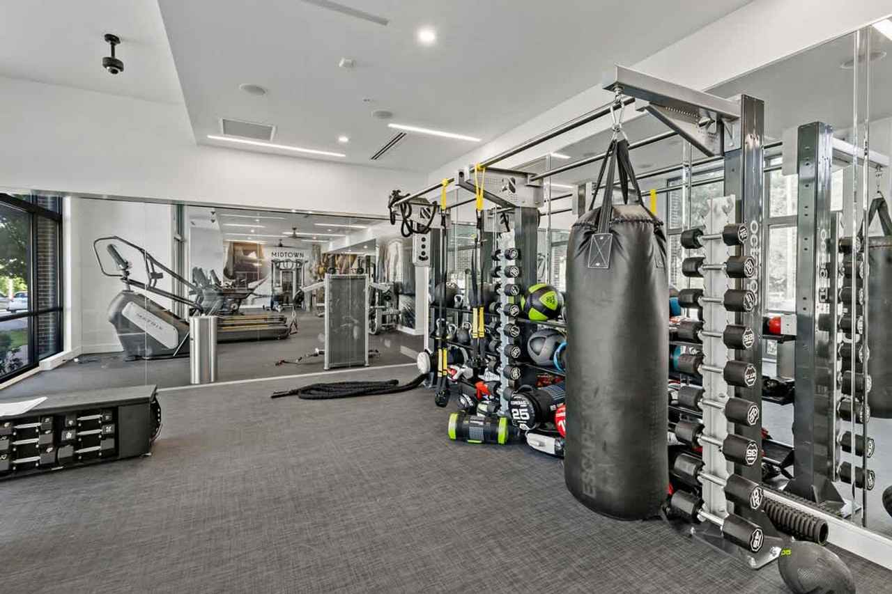 205 South Kings Drive - Photo 7 of 29