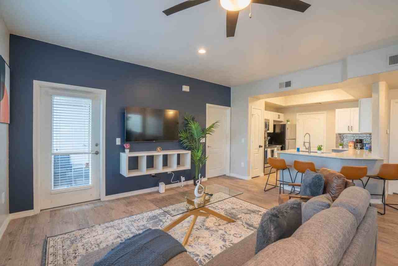 10 W Minnezona Ave #1388727P - Photo 2 of 33