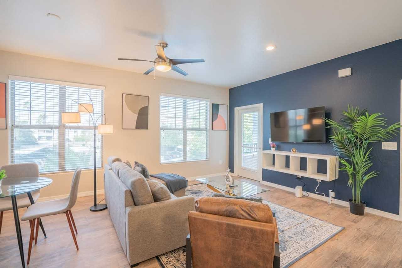 10 W Minnezona Ave #1388727P - Photo 3 of 33