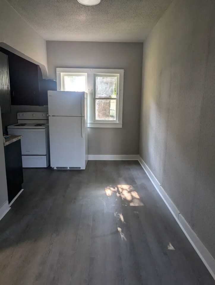 216 S Florida Ave - Photo 3 of 5