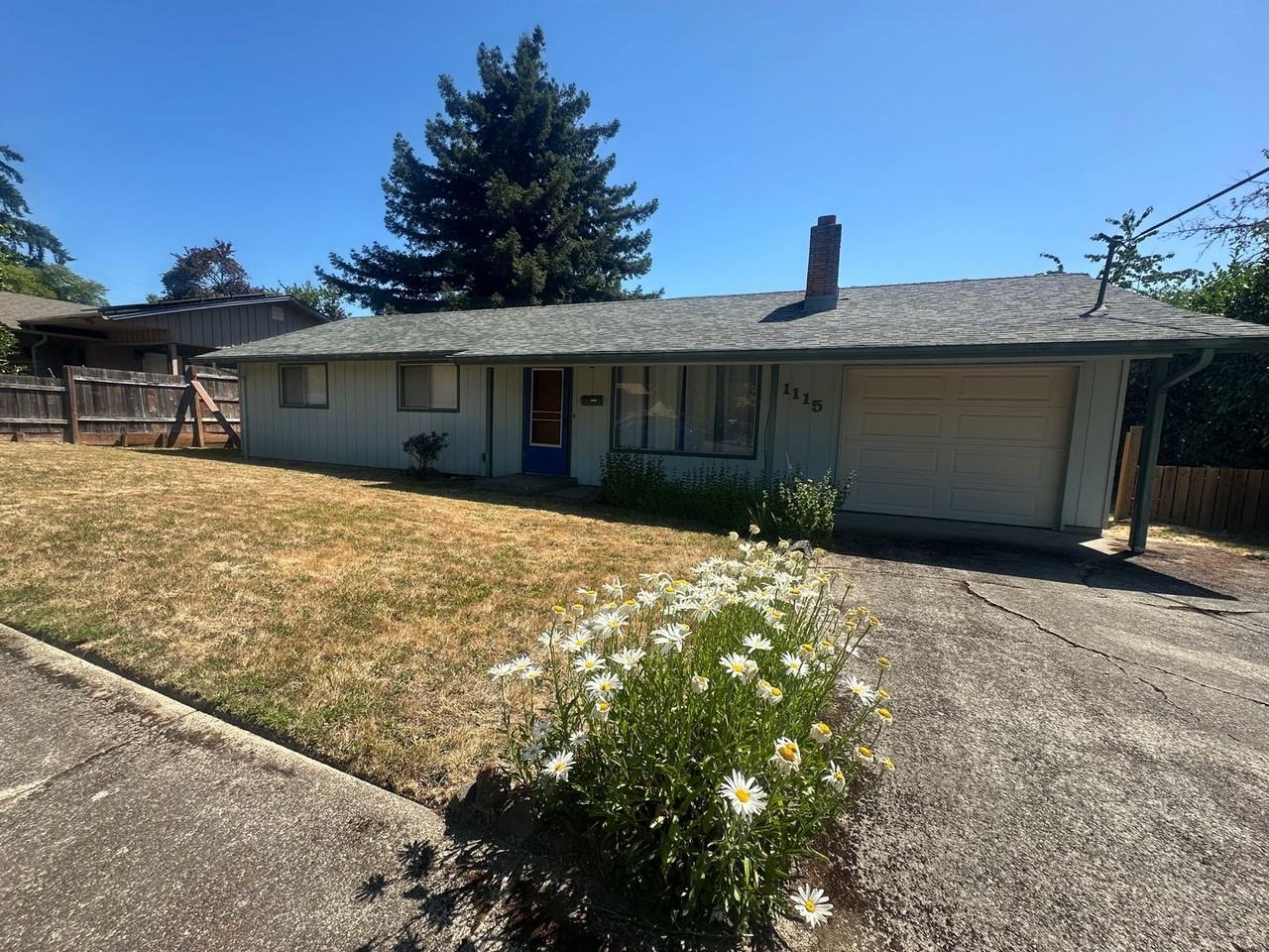 1115 Nw 35th St - Photo 3 of 18