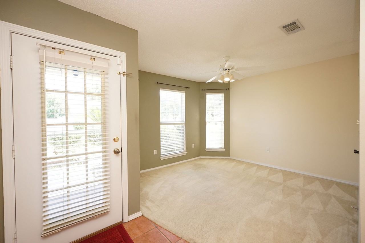 2394 Marina Dr - Photo 6 of 34