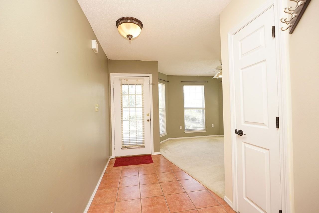 2394 Marina Dr - Photo 7 of 34