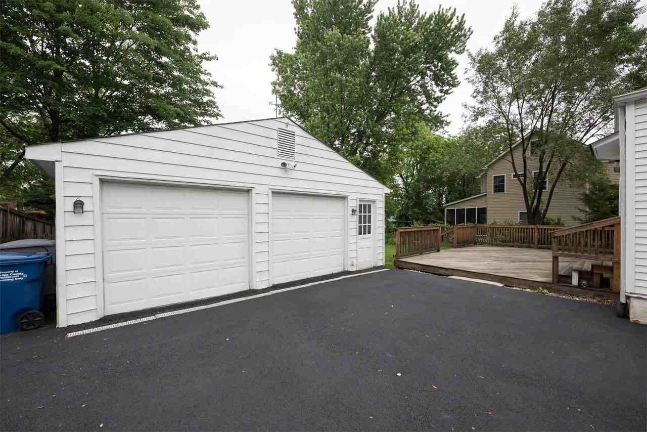 2931 Fairmont St - Photo 3 of 24