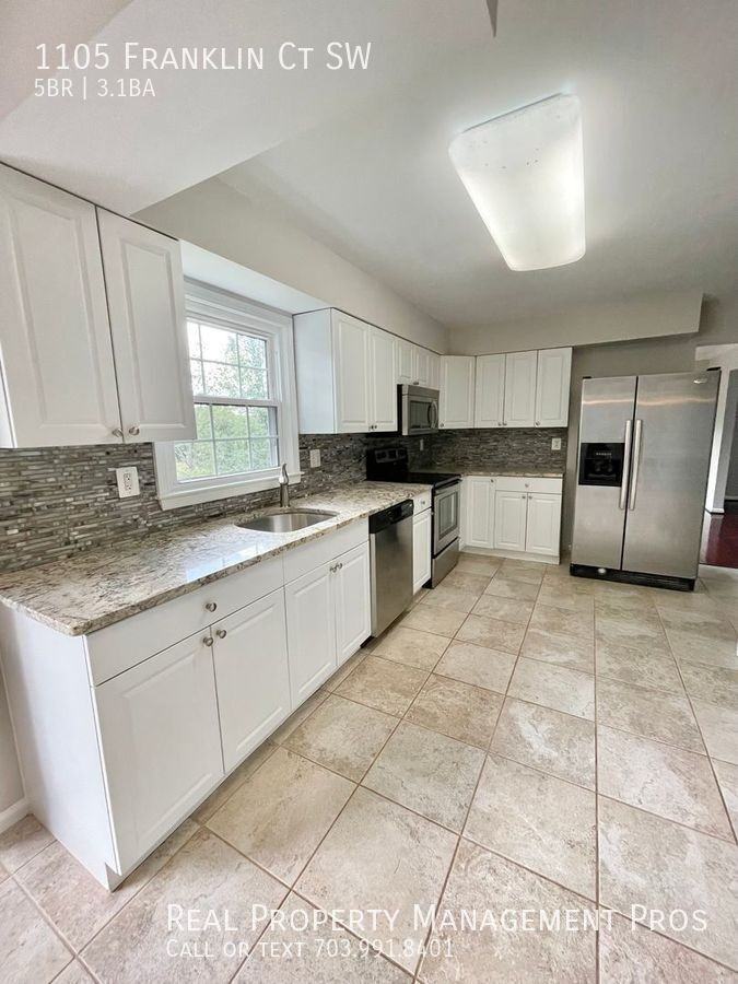 1105 Franklin Ct Sw - Photo 2 of 30