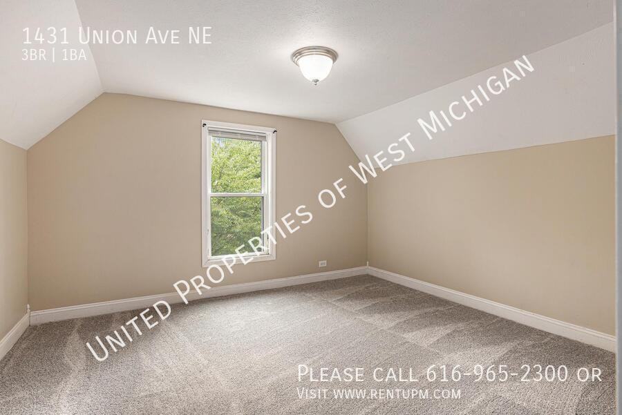 1431 Union Ave Ne - Photo 2 of 19