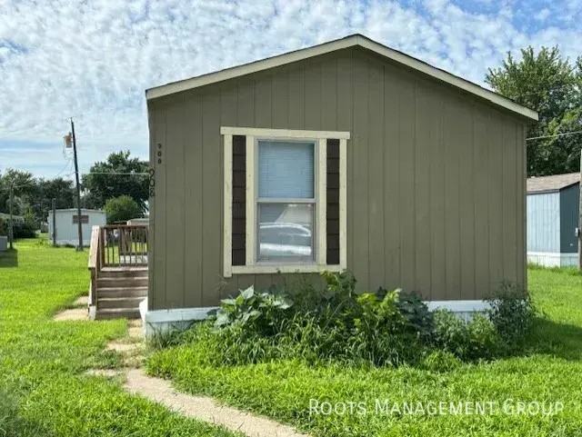 908 Nw Saint John St #908 - Photo 3 of 16