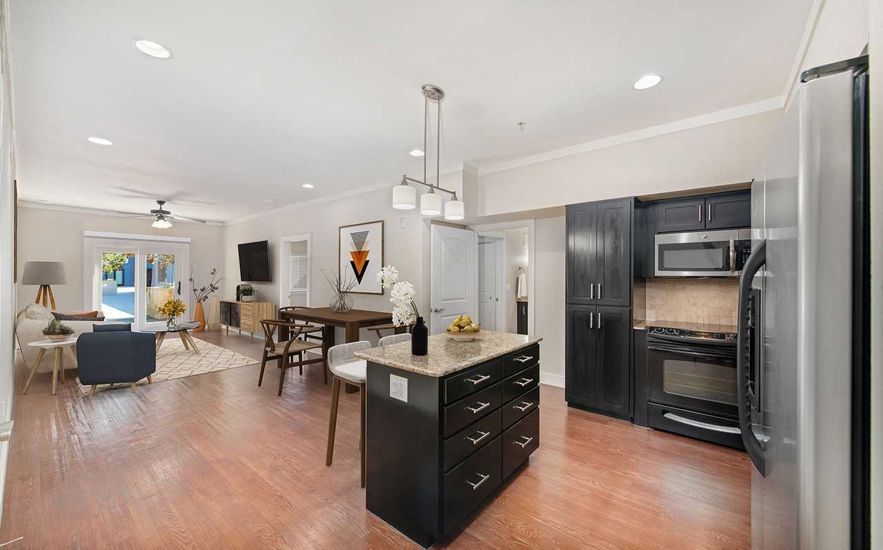 MAA Times Square - Photo 4 of 25