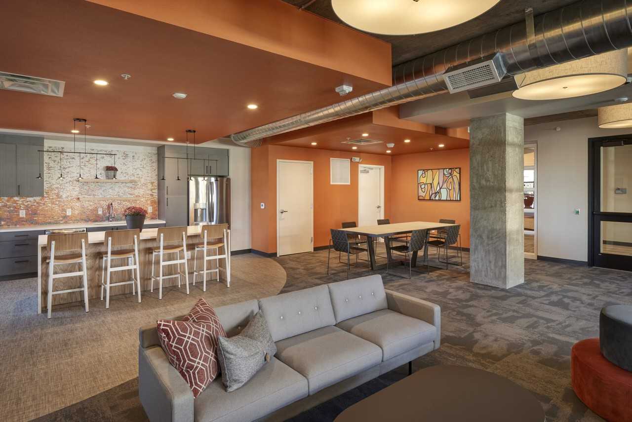 Fifty Eight Hundred - Photo 3 of 14