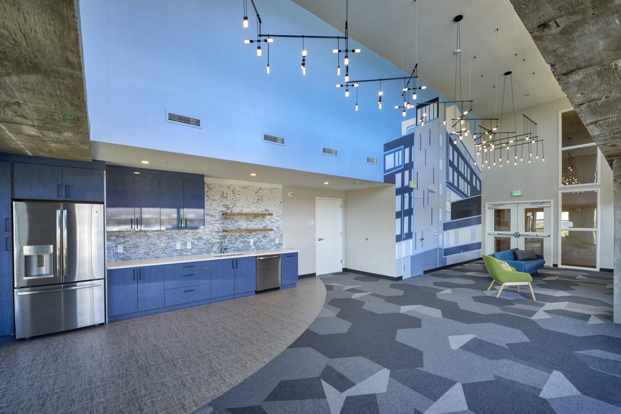 Fifty Eight Hundred - Photo 4 of 14