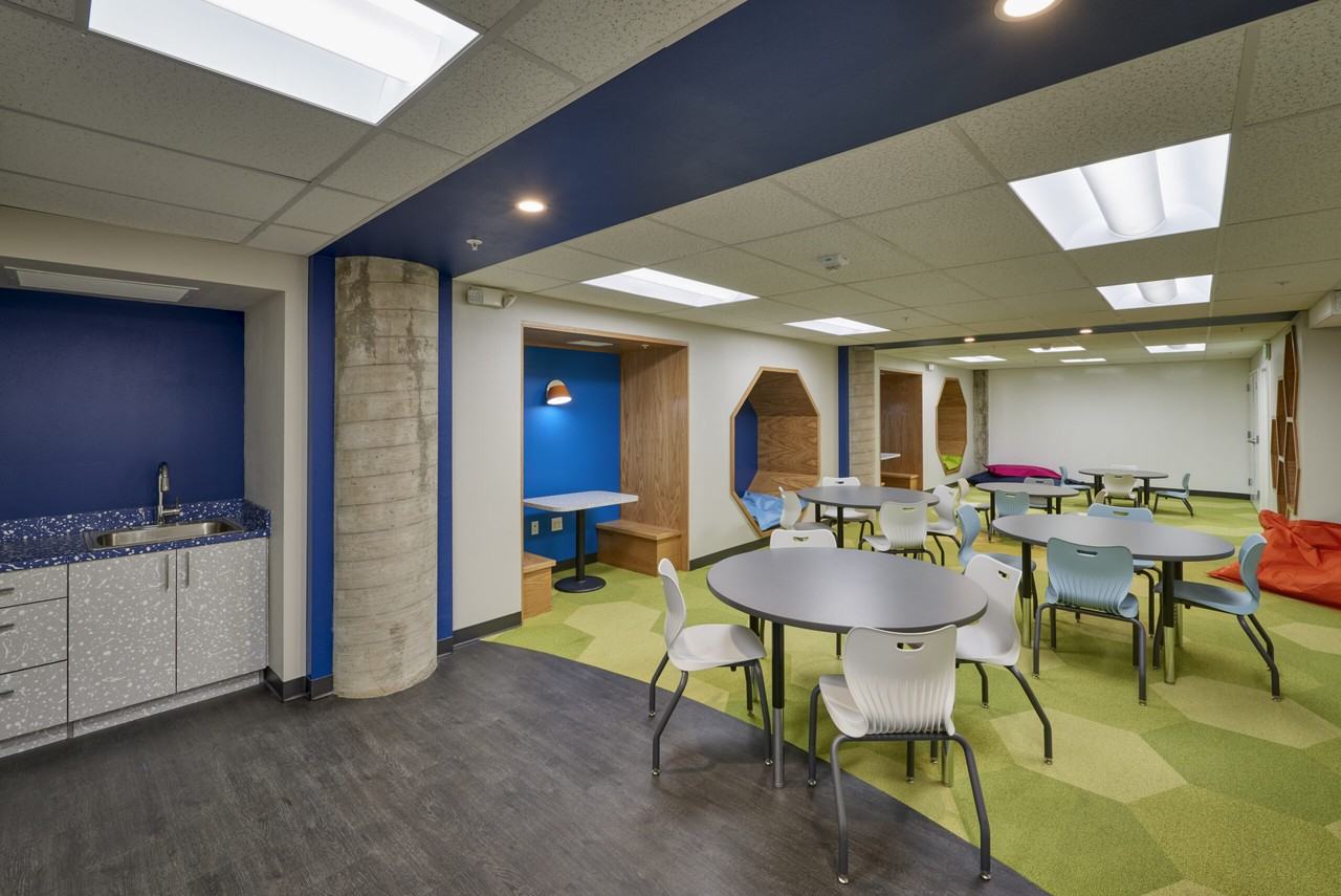 Fifty Eight Hundred - Photo 5 of 14