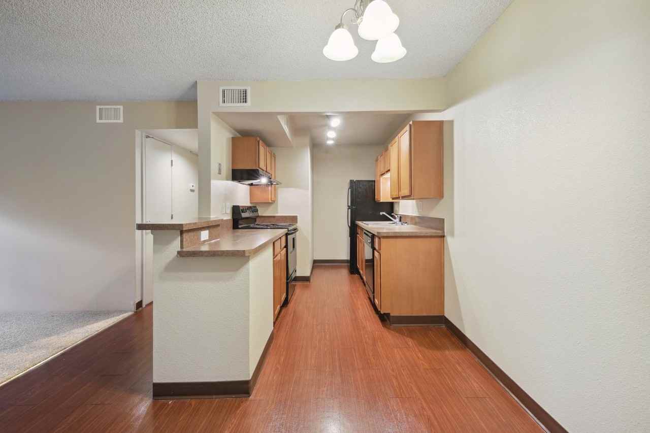 Maplewood Apartments - Photo 4 of 15