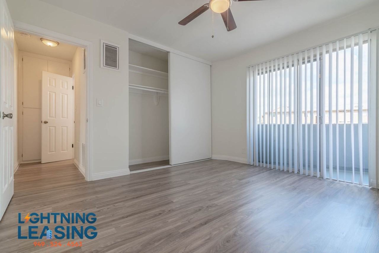 11622 Sylvan St #7D - Photo 4 of 15